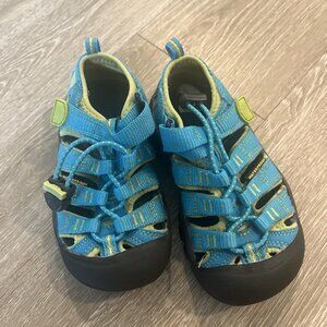 KEEN Youth Size 9 Blue Newport H2 Easy On Water Sandals Shoes